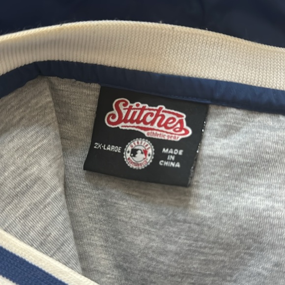 Los Angeles Dodgers V-neck Windbreak - Picture 5 of 5